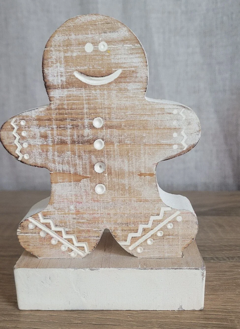Wooden Gingerbread Holiday Decor in Natural White Christmas